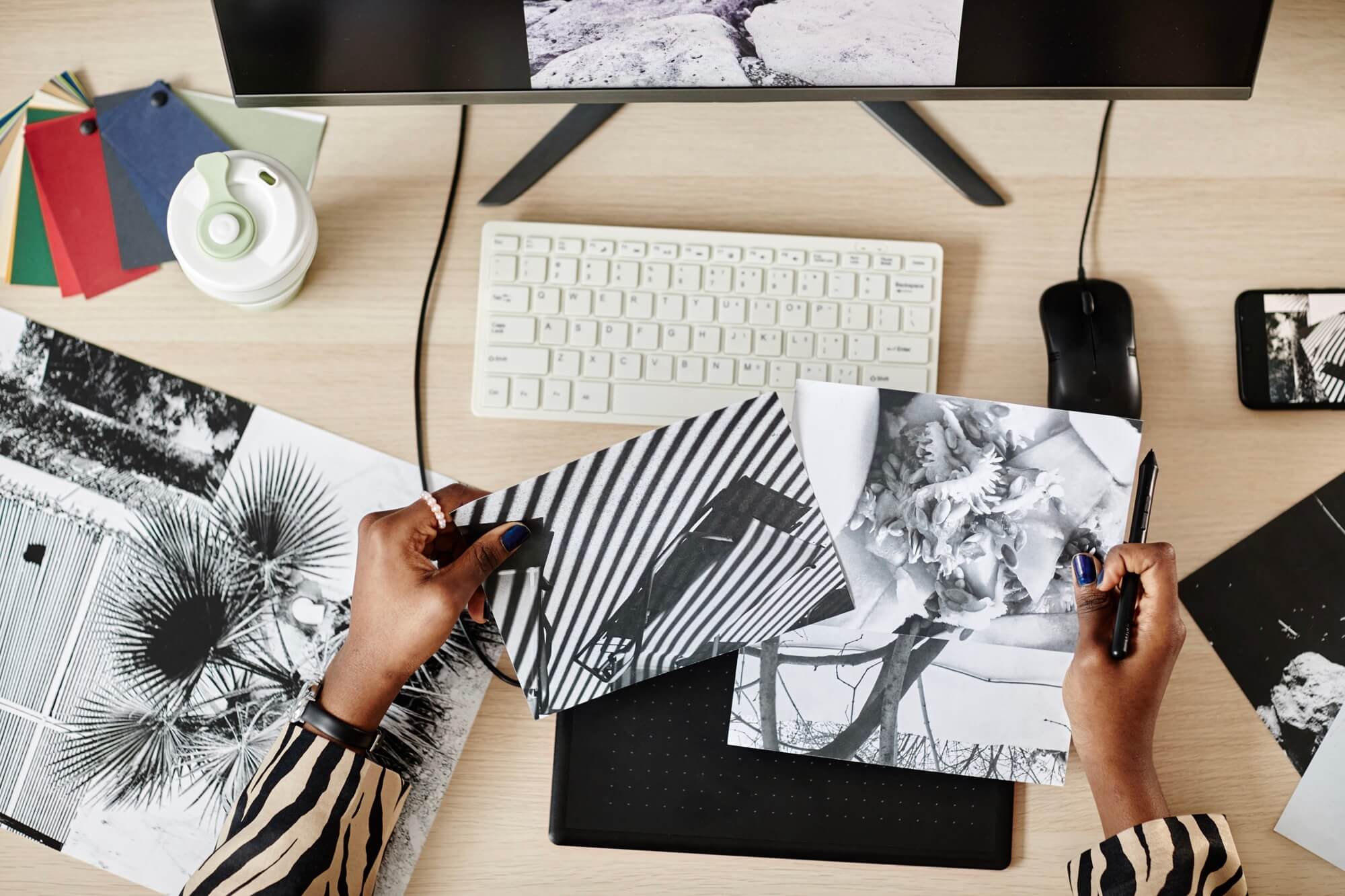 photographer with black and white pictures 2025 03 08 23 59 53 utcresized 2.jpg